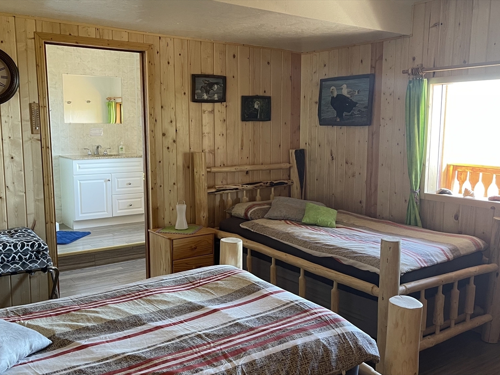 Eagle Room