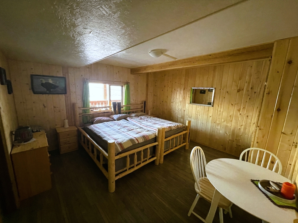 Eagle Room